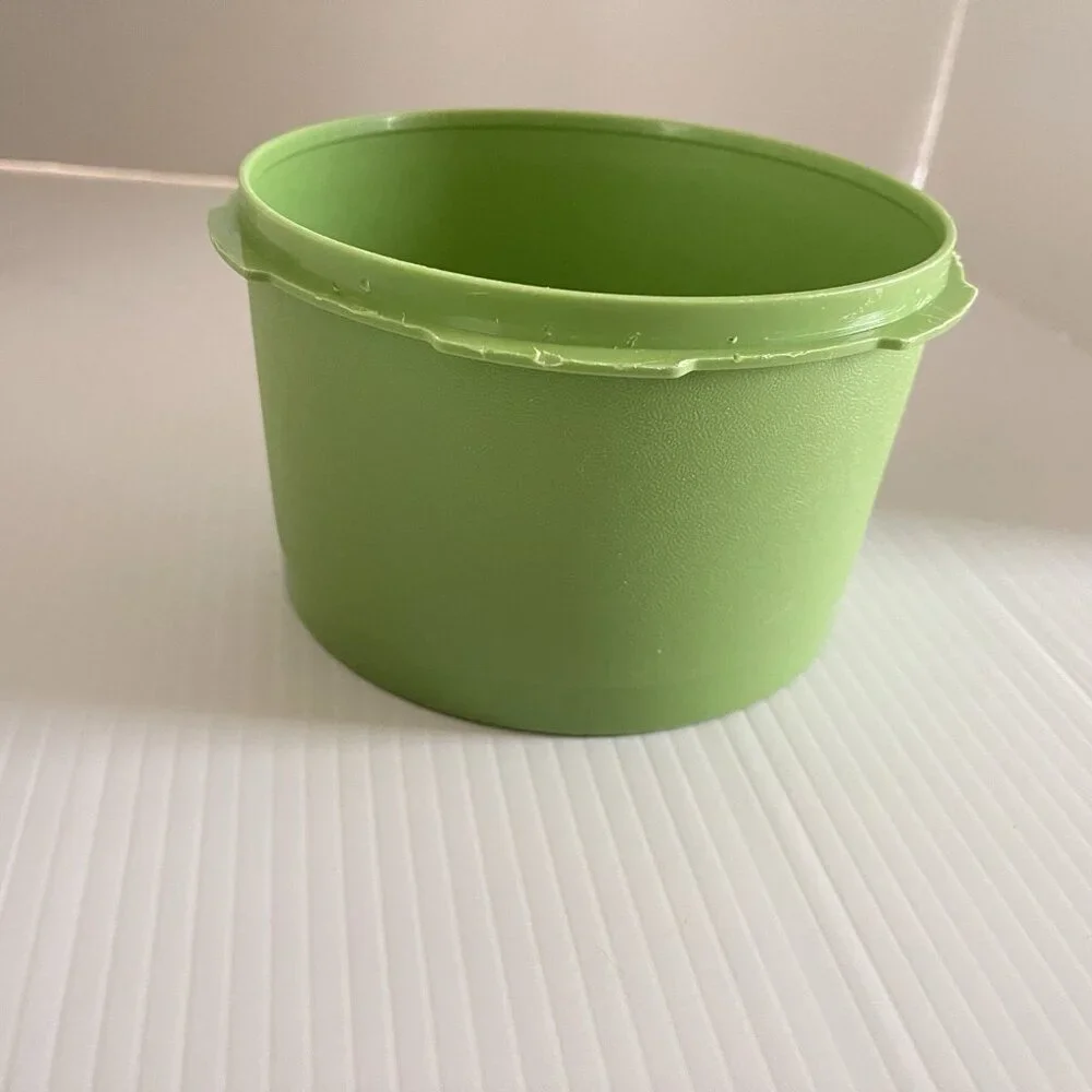 Tupperware Avocado Green Servalier Canister Container 1298-16 Vintage